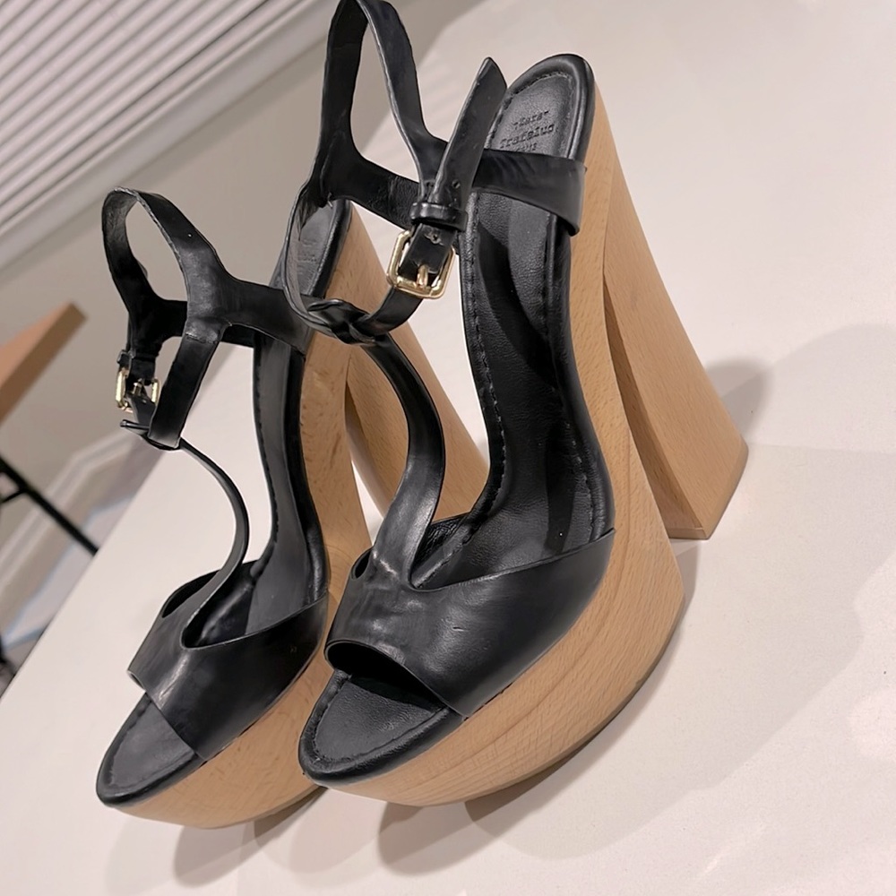 Adorable and comfy Zara Platforms